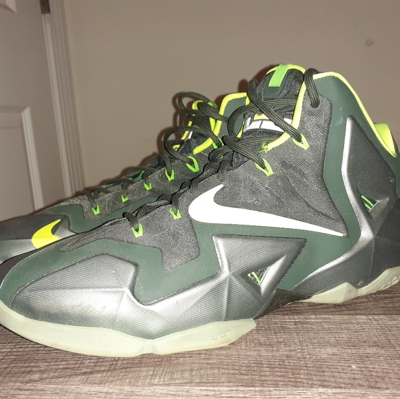 Nike Lebron 11 Dunkman Size 11 Basketball Shoe - Picture 1 of 6
